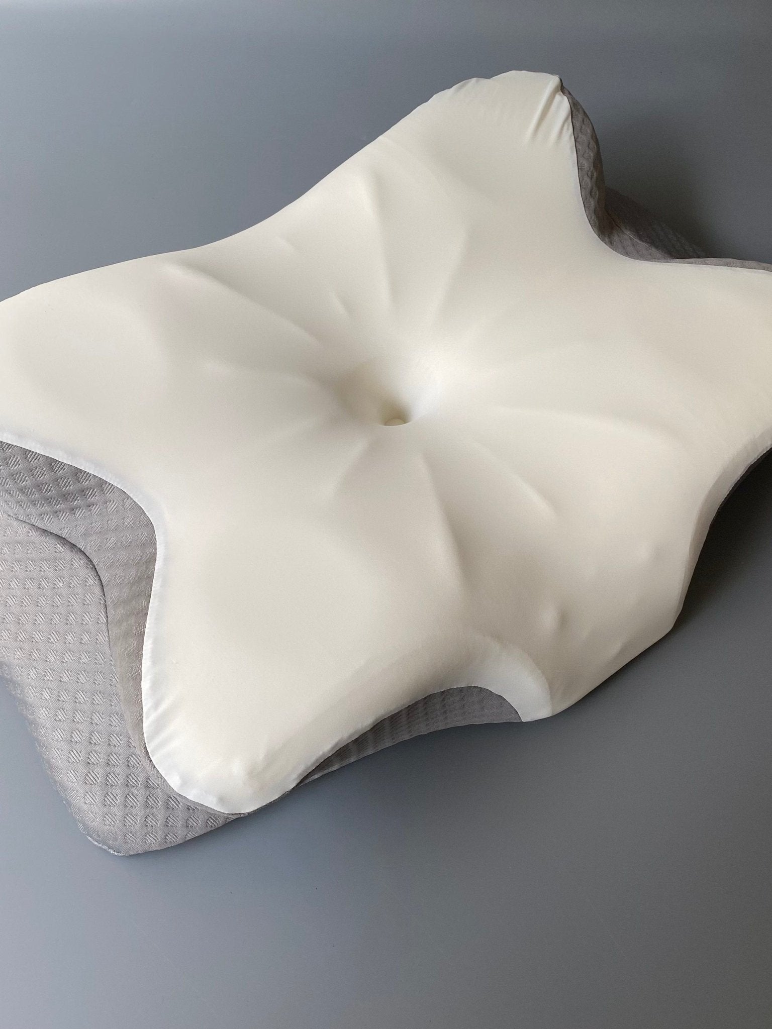 Ergonomic Memory Foam Cervical Pillow - RonicaSerenityRonicaSerenity